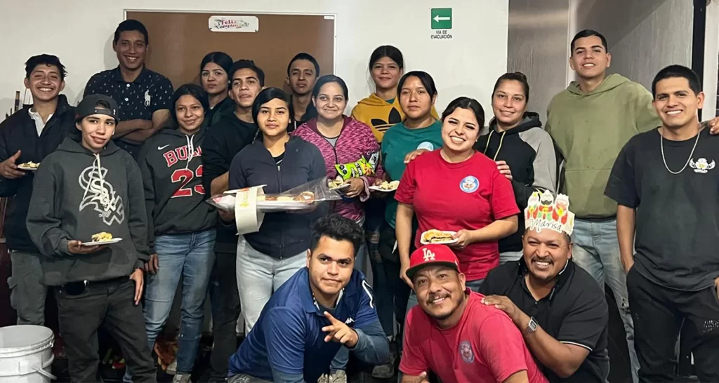 Muchachos de Lider Plastic